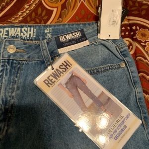 Jeans with sparkle. Ankle length.